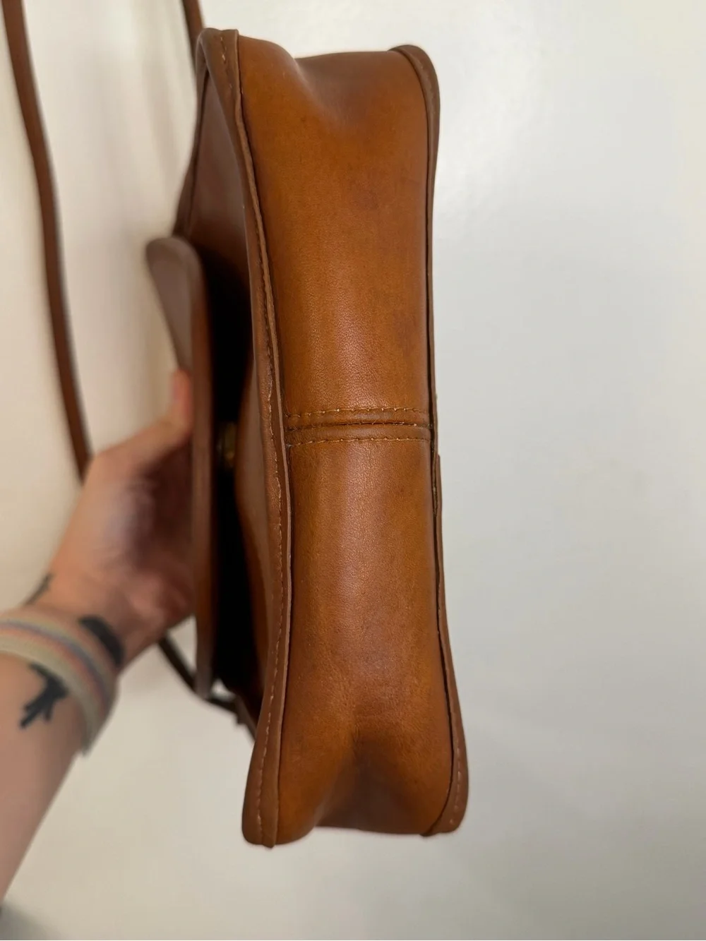 Coach Lindsay Crossbody Bag Vintage in British Tan Leather